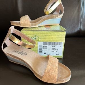 Naot Pixie Sandal. Size 40. OBO.